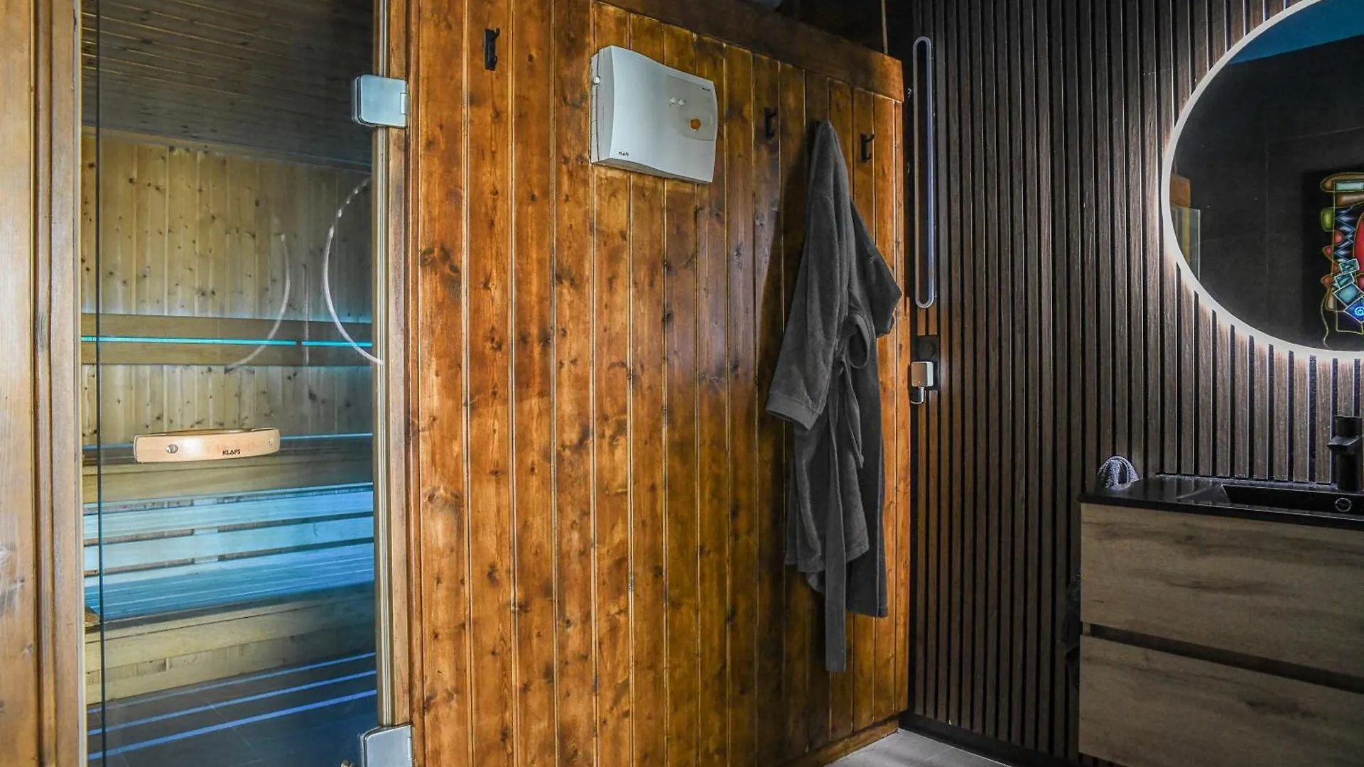 Superbe Villa Avec Piscine Interieure, Sauna, Jacuzzi Et Salle De Sport Lucinges France