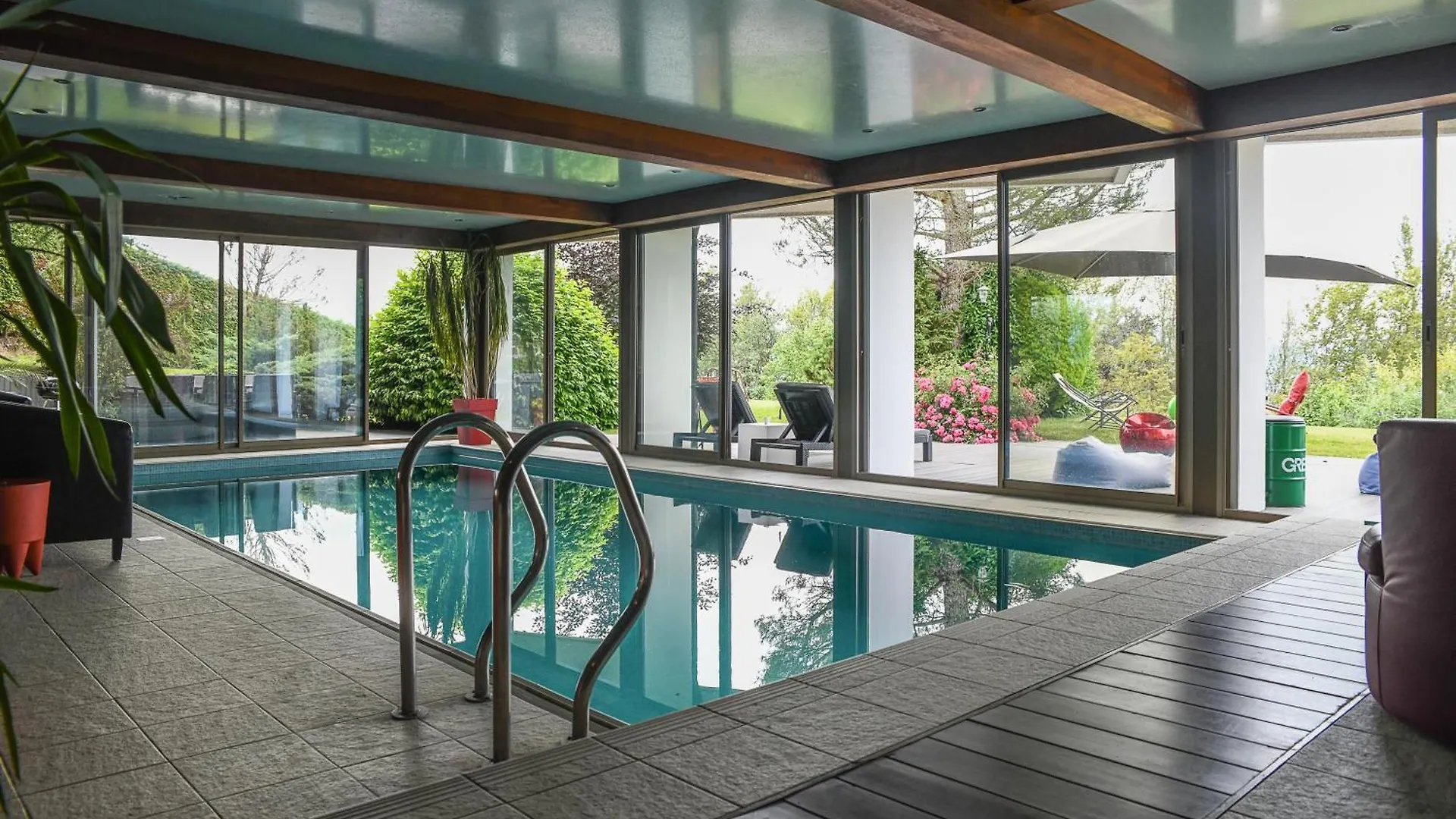 Superbe Villa Avec Piscine Interieure, Sauna, Jacuzzi Et Salle De Sport Lucinges