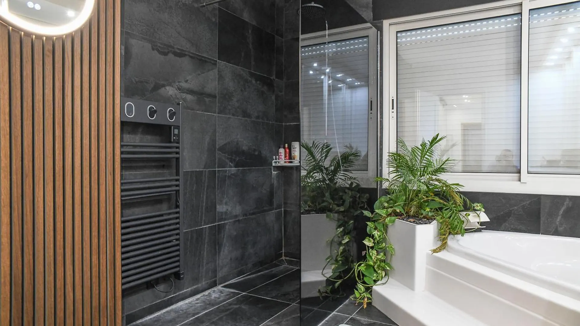 Superbe Villa Avec Piscine Interieure, Sauna, Jacuzzi Et Salle De Sport Lucinges
